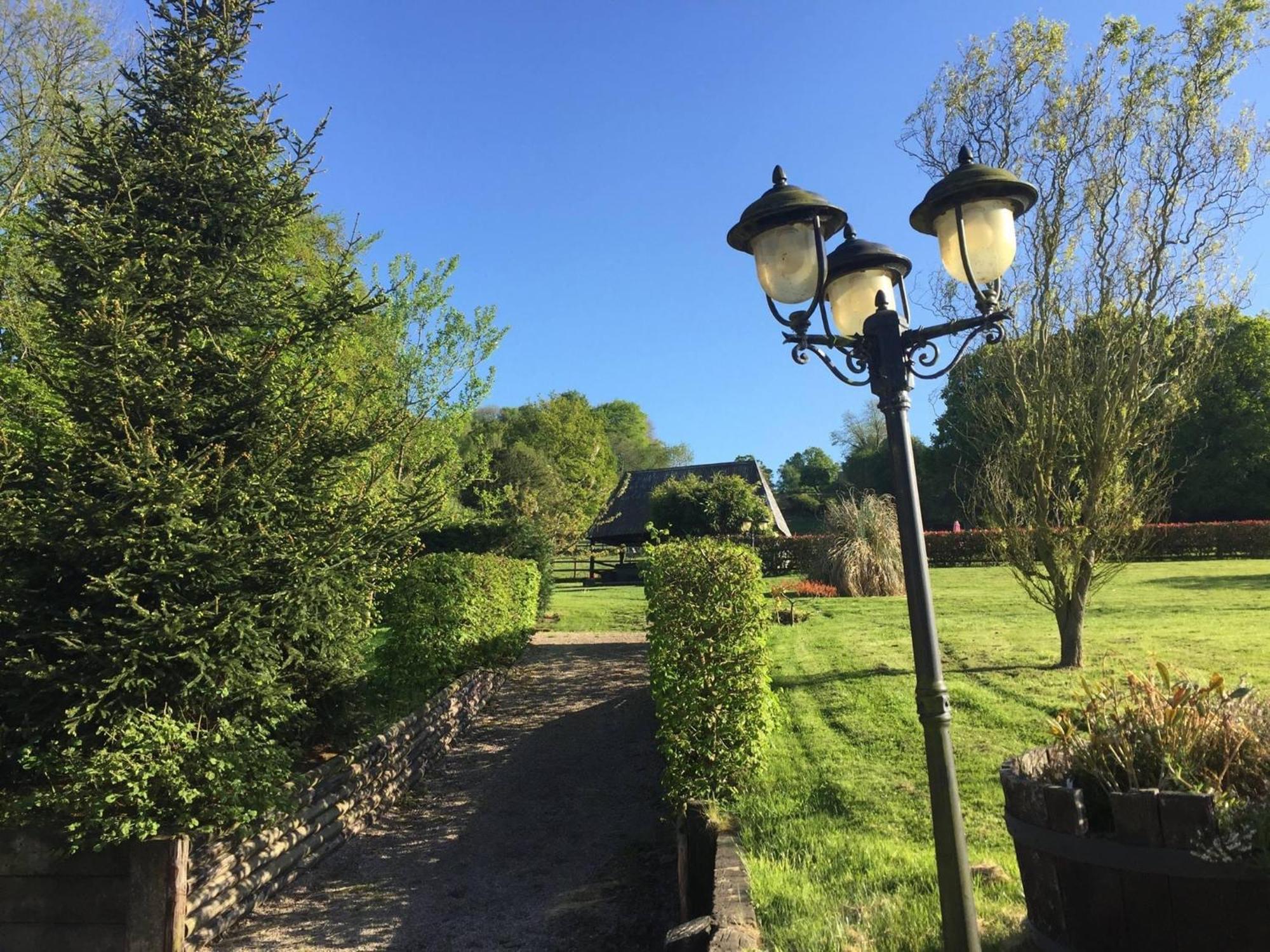Bed and Breakfast Le Champ Des Possibles Manerbe Exterior foto